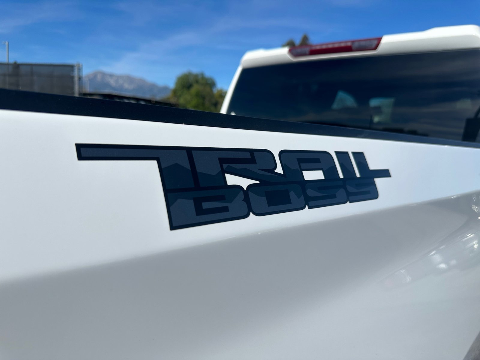 Used 2025 Chevrolet Silverado 1500 Custom Trail Boss w/ Dark Appearance Package image 30