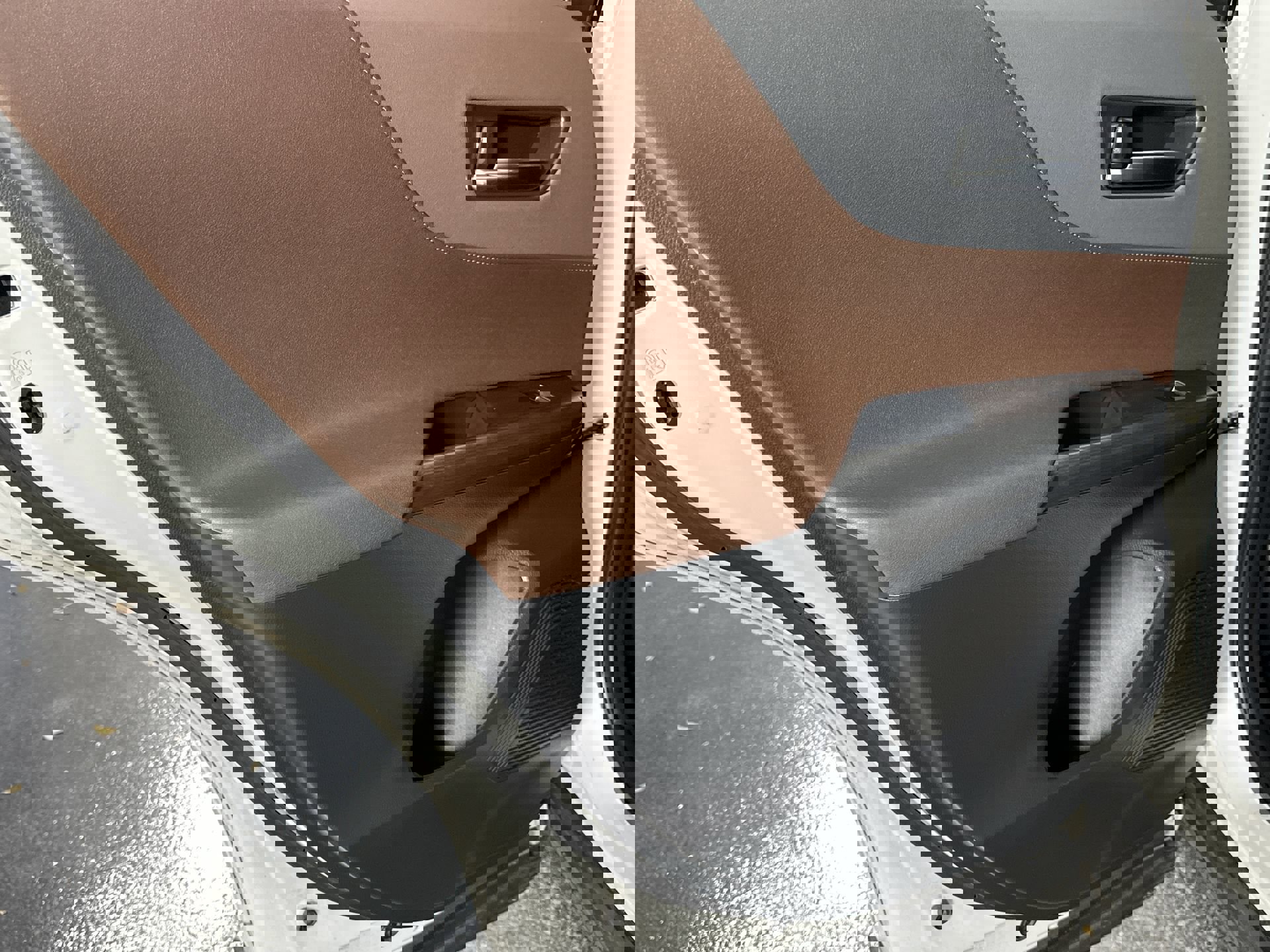 Used 2023 Toyota Venza Limited image 34