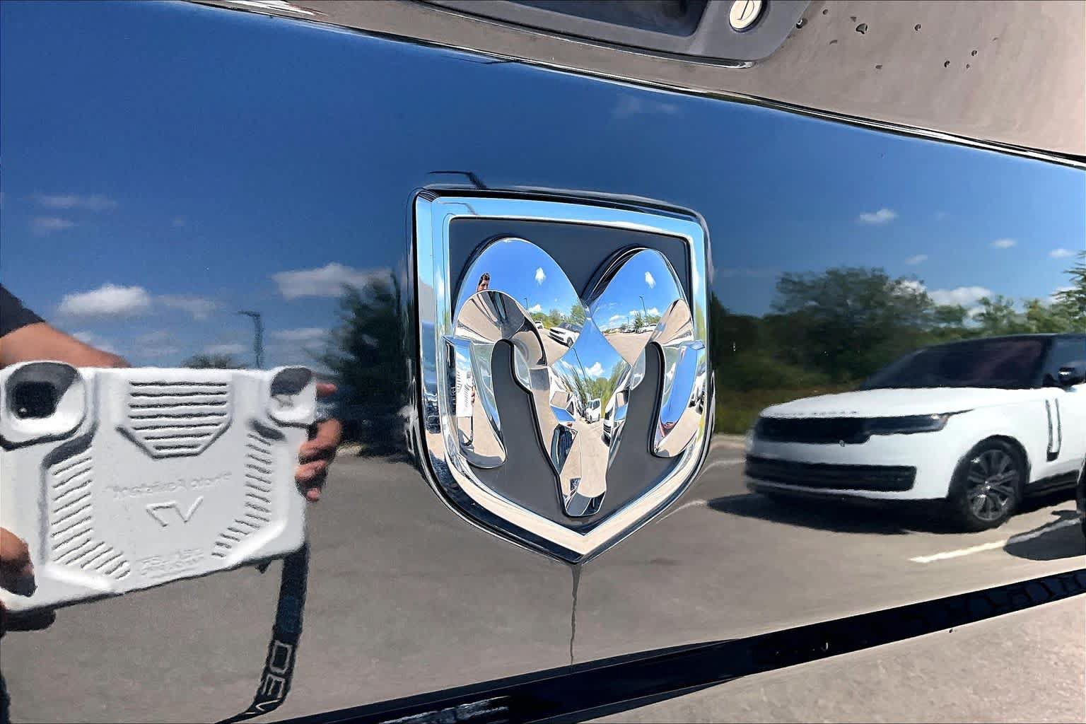 Used 2017 RAM 1500 Laramie w/ Convenience Group AWD/4WD image 30