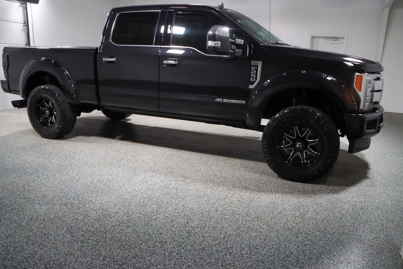Used 2019 Ford F250 Platinum w/ Platinum Ultimate Package image 6