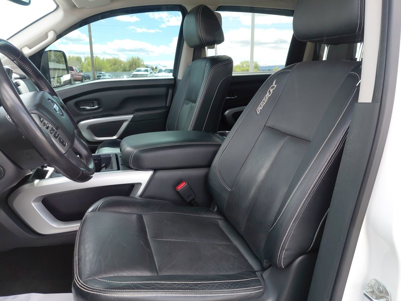Used 2019 Nissan Titan PRO-4X image 24