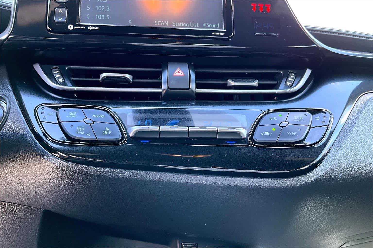 Used 2018 Toyota C-HR XLE FWD image 34