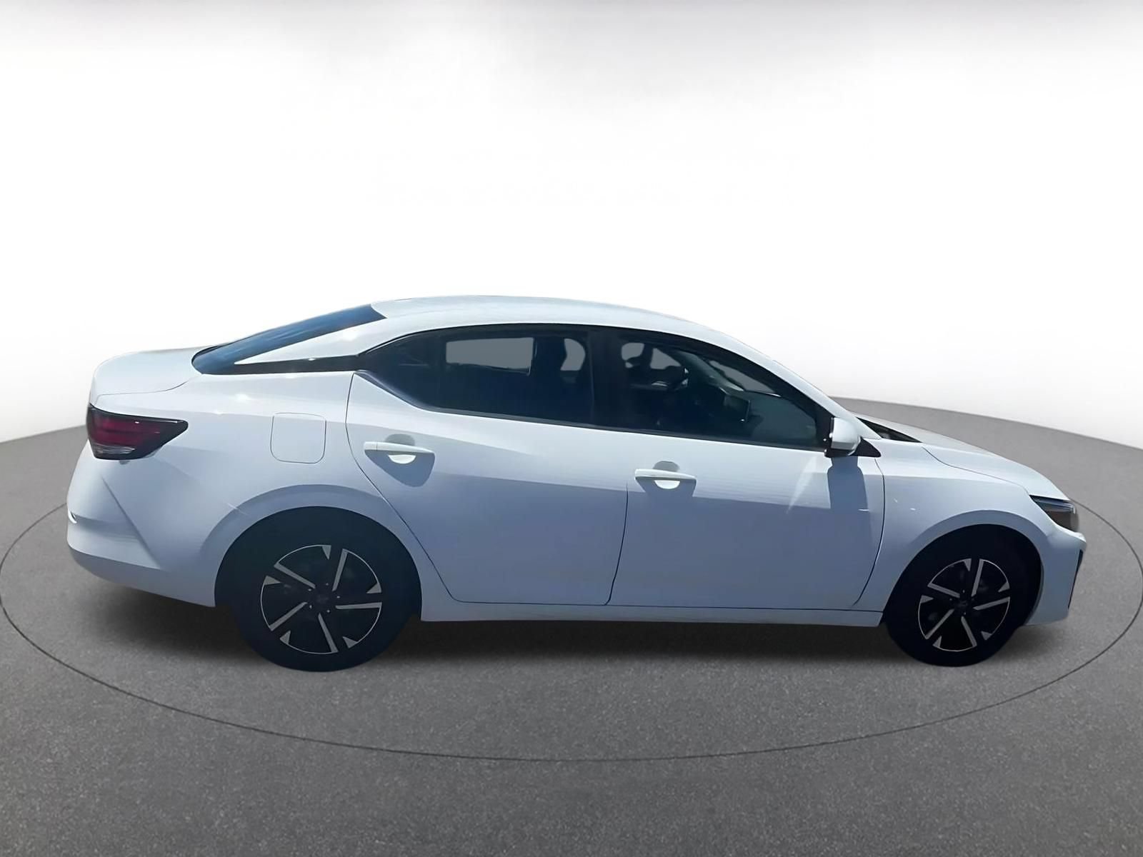 Used 2025 Nissan Sentra SV FWD image 16