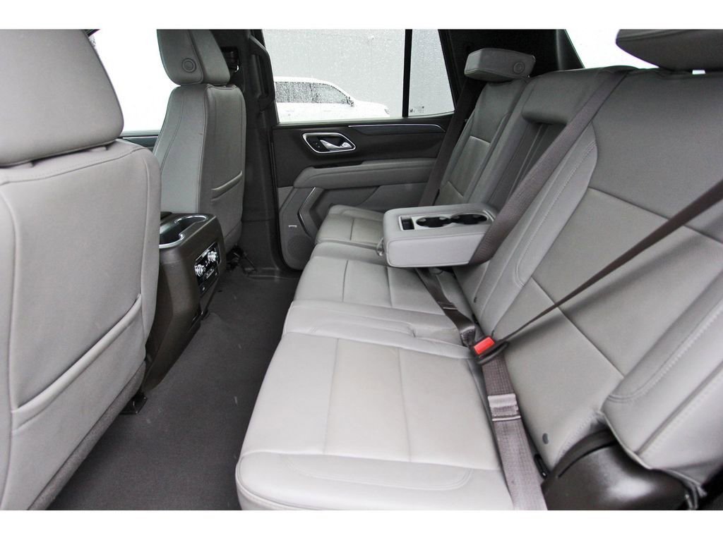 Used 2024 GMC Yukon SLT AWD/4WD image 7