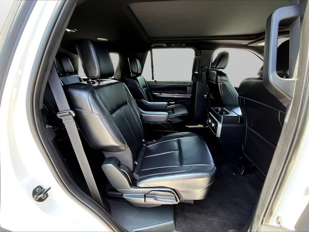 Used 2021 Ford Expedition XLT AWD/4WD image 25