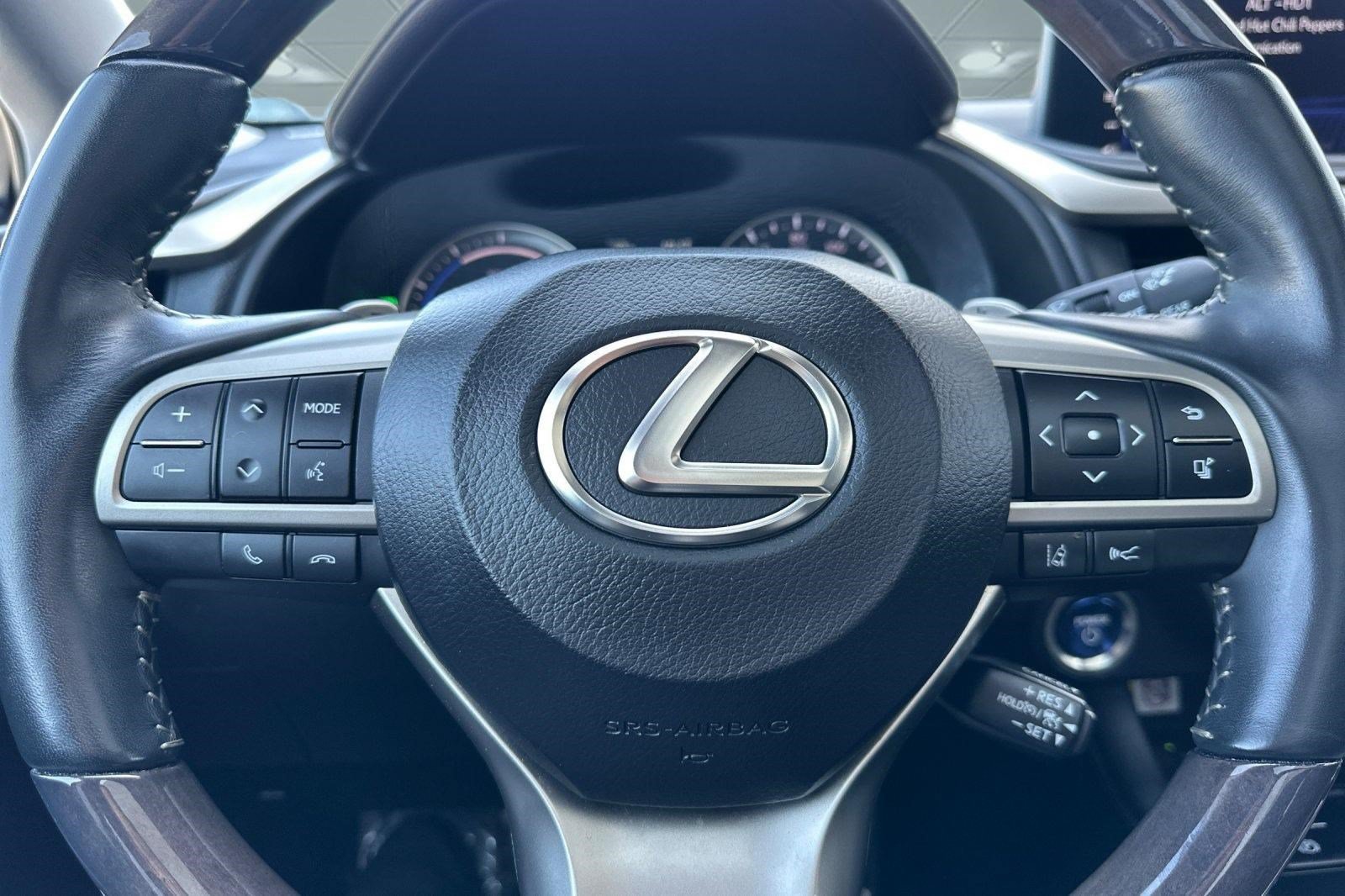 Used 2022 Lexus RX 450h AWD w/ Luxury Package image 10