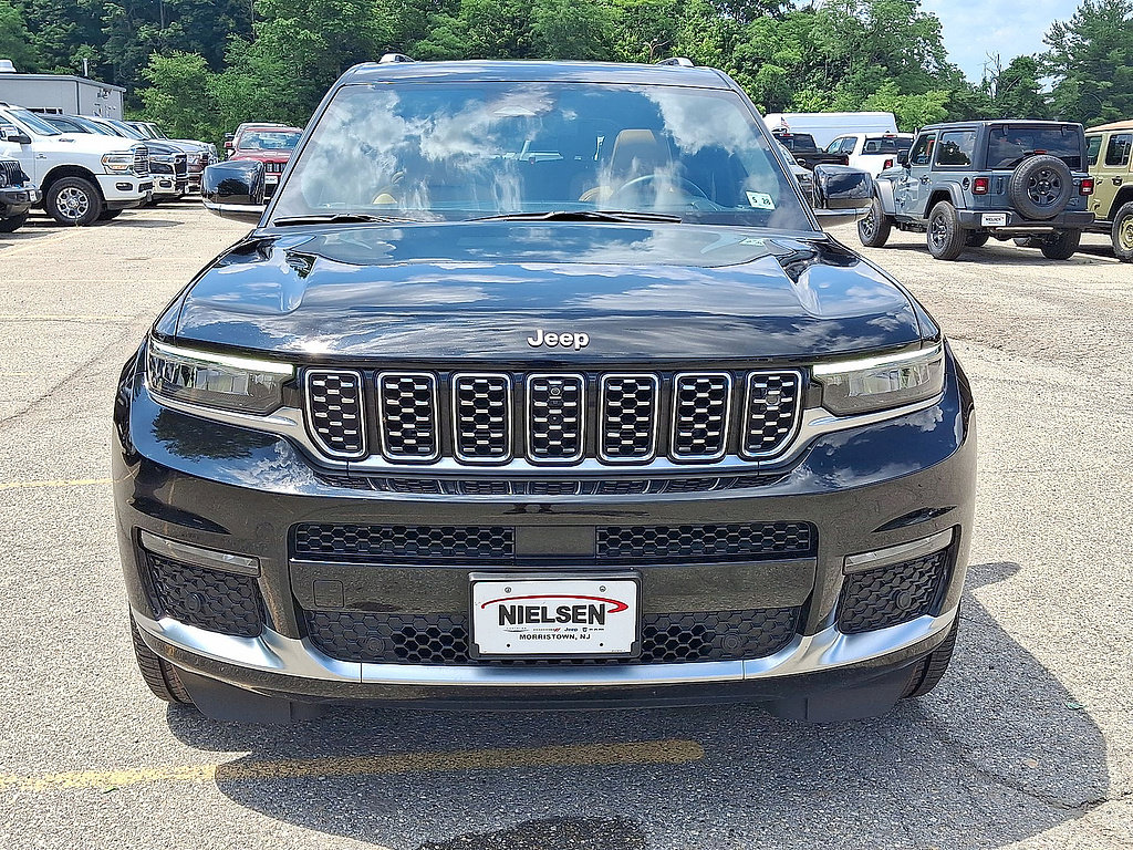 Certified 2023 Jeep Grand Cherokee L Summit w/ Advanced Protech Group IV AWD/4WD image 35