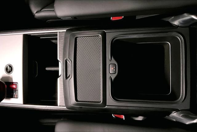 Certified 2024 Land Rover Range Rover SE image 11