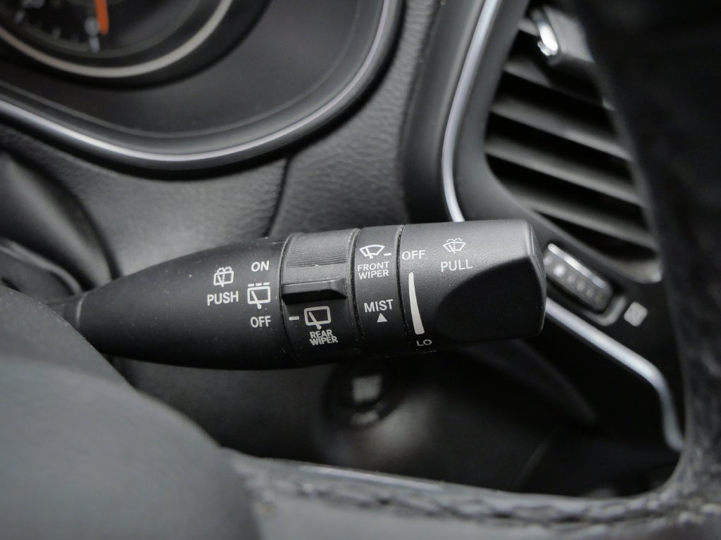 Certified 2019 Jeep Cherokee Latitude Plus AWD/4WD image 24