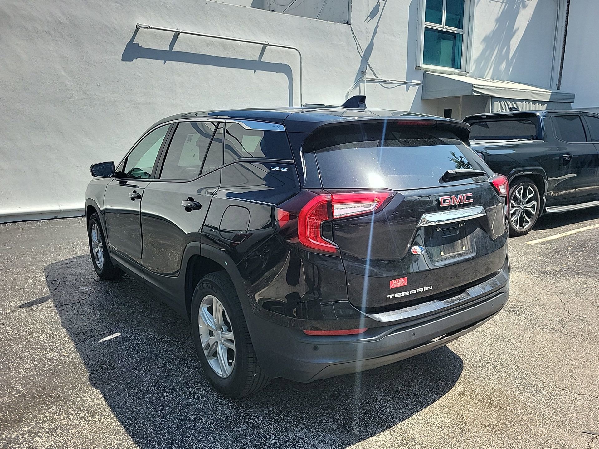 Used 2022 GMC Terrain SLE image 14