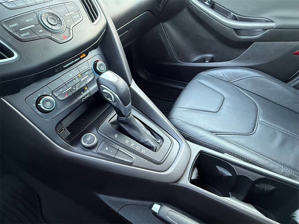 Used 2015 Ford Focus SE w/ Equipment Group 201A image 25