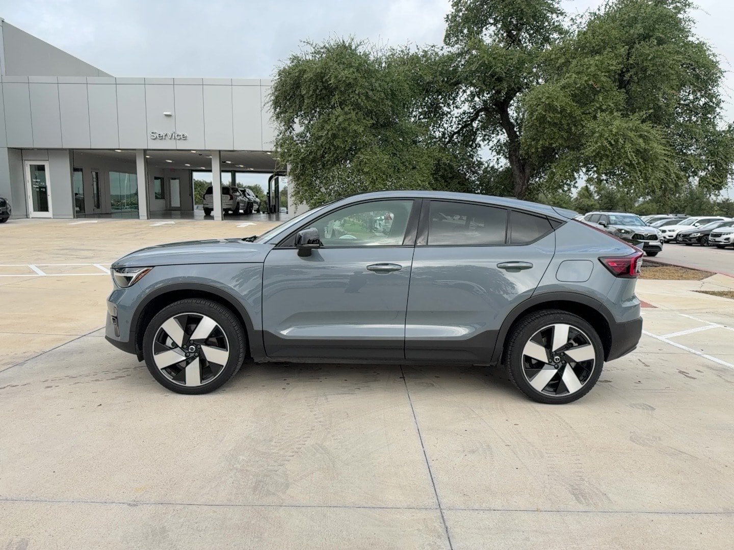 Certified 2023 Volvo C40 P8 Recharge Plus w/ Climate Package AWD/4WD image 3