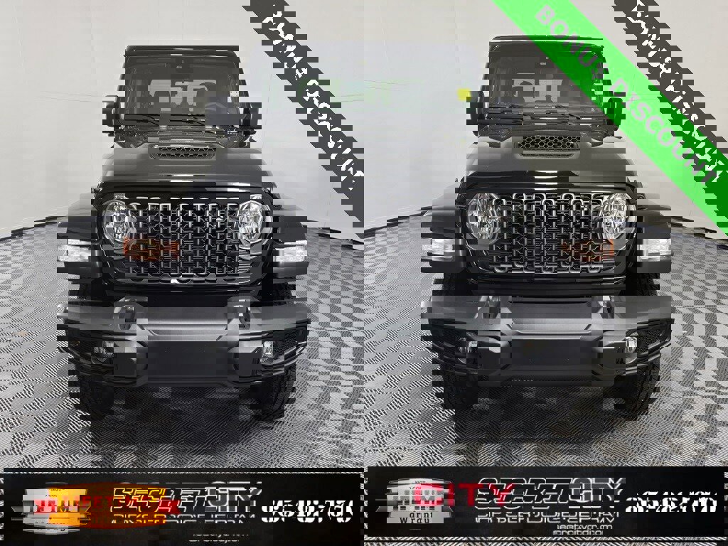 New 2025 Jeep Gladiator Sport image 2