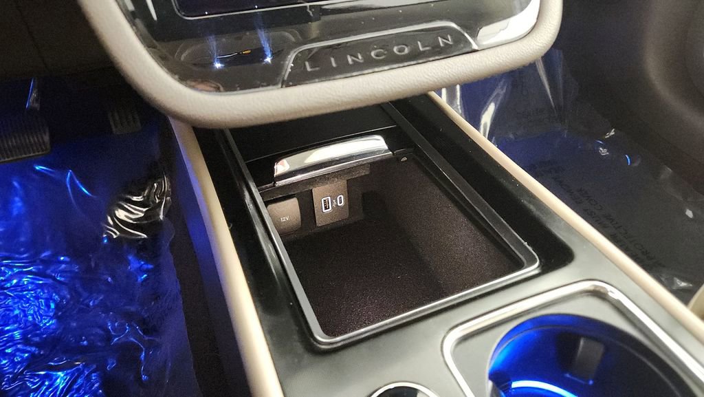 Used 2021 Lincoln Corsair FWD w/ Equipment Group 101A image 18