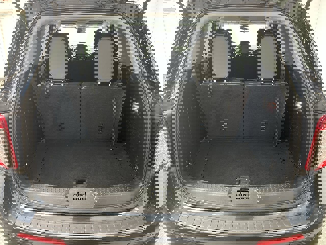 Used 2023 Ford Explorer XLT w/ Equipment Group 202A image 30