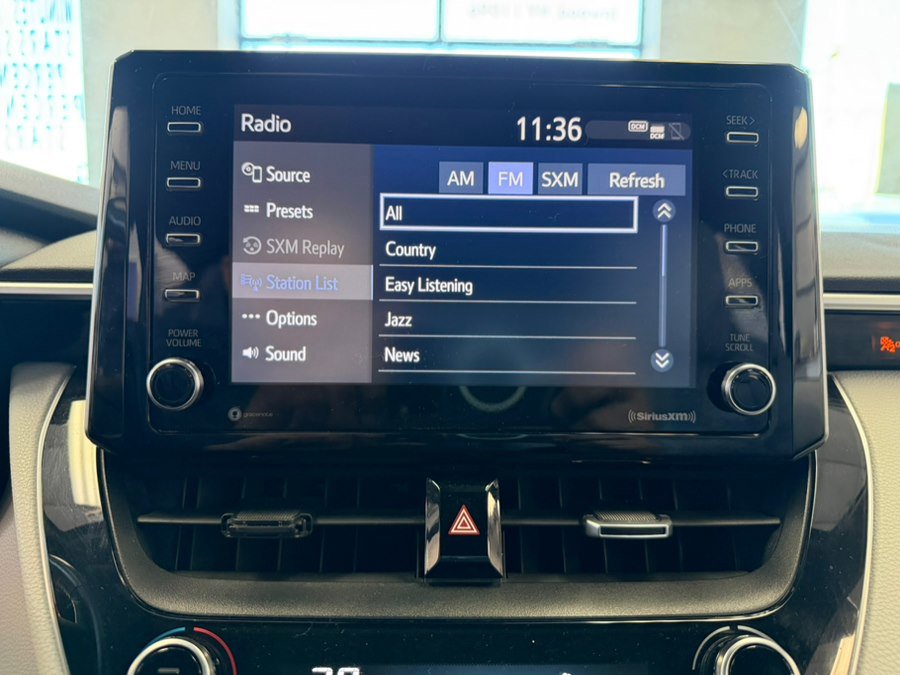Used 2021 Toyota Corolla SE FWD image 45