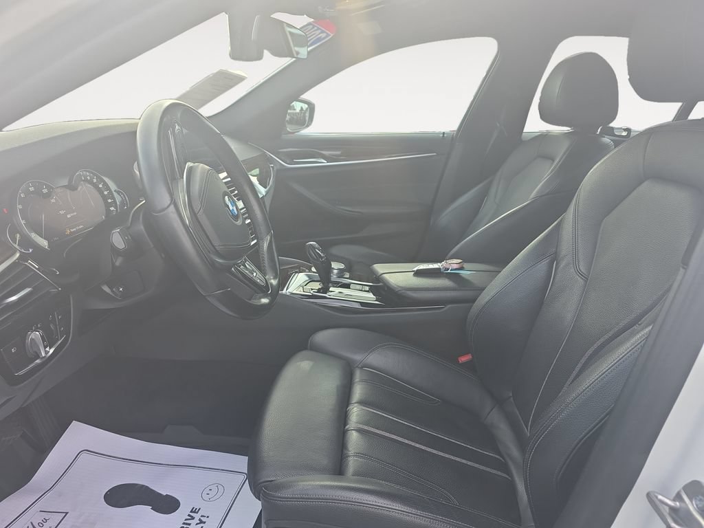 Used 2018 BMW 530e RWD image 9