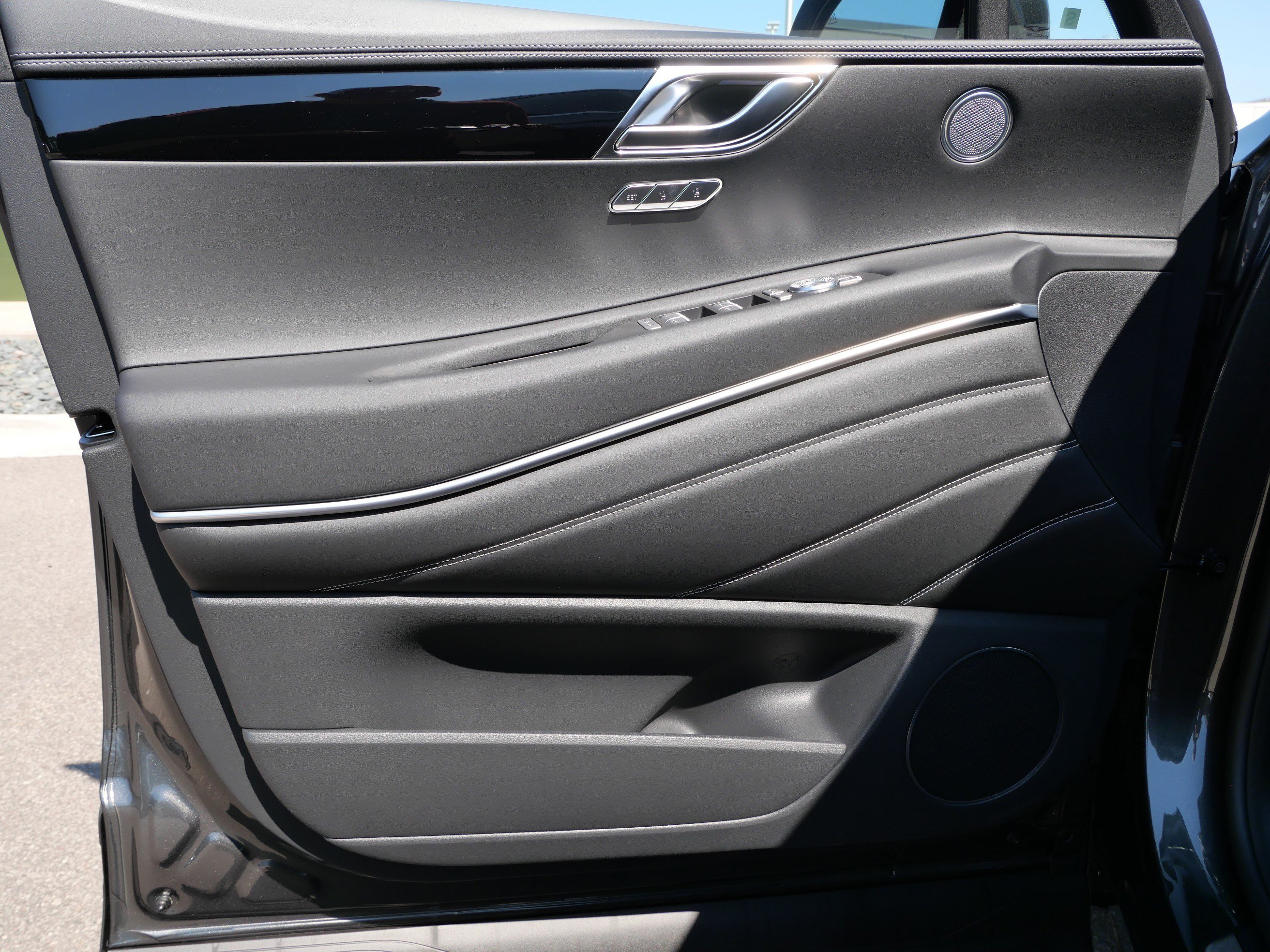 New 2027 Genesis GV80 2.5T AWD/4WD image 4