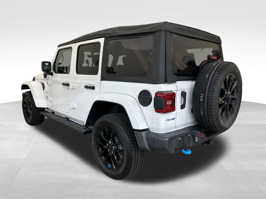 Used 2023 Jeep Wrangler Unlimited Sahara w/ Cold Weather Group image 3