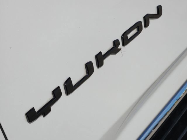 Used 2023 GMC Yukon XL SLT w/ SLT Premium Package image 12