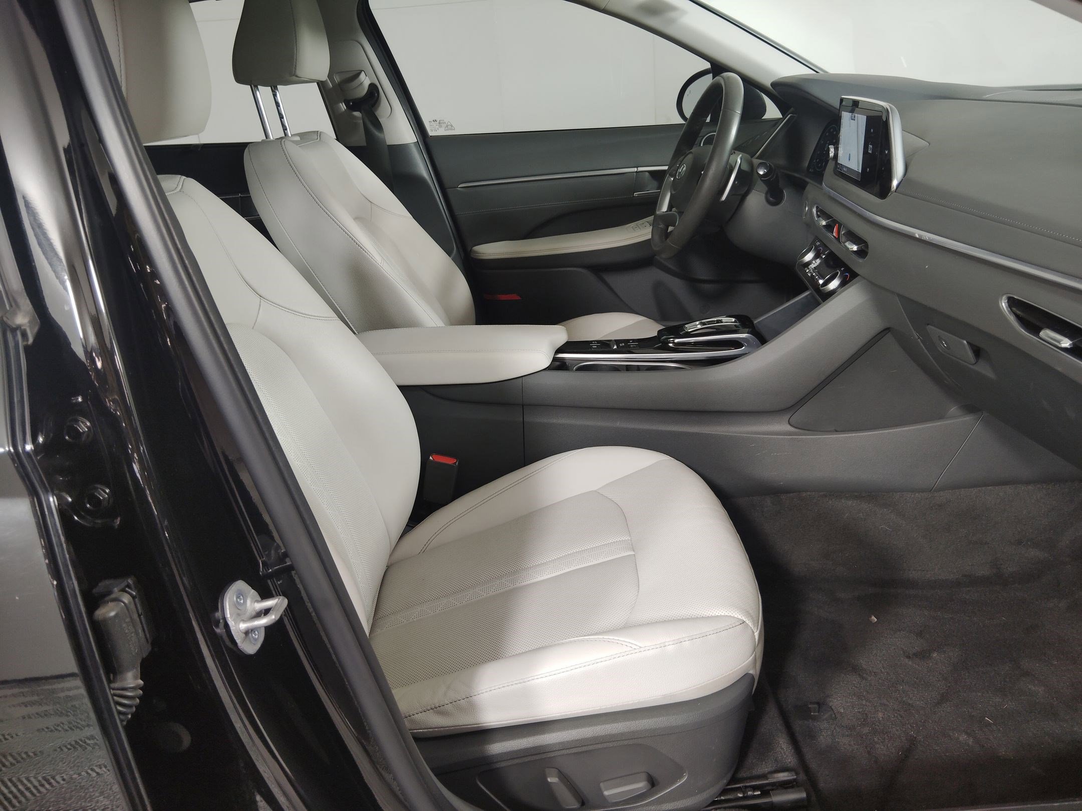 Used 2023 Hyundai Sonata Limited w/ Cargo Package image 33