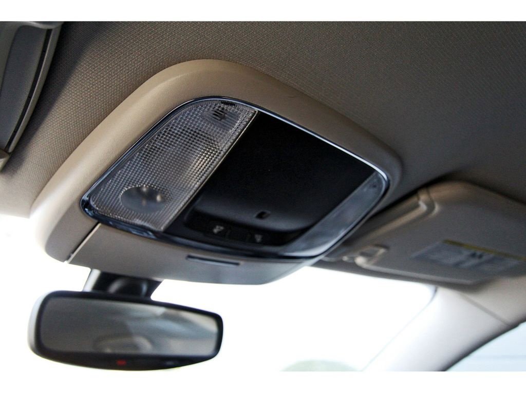 Used 2023 Chrysler 300 Touring w/ Sport Appearance Package image 19