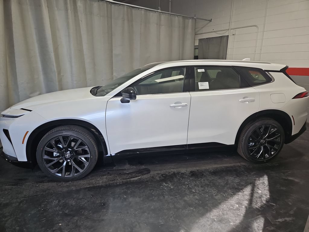 New 2026 Toyota Crown Signia AWD/4WD image 4