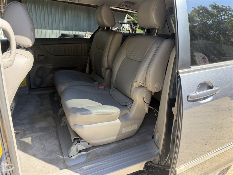 Used 2009 Toyota Sienna AWD image 13