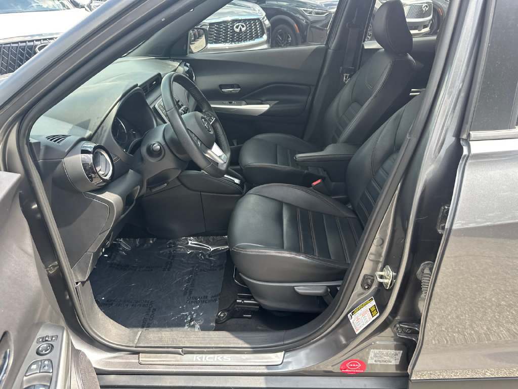 Used 2020 Nissan Kicks SR w/ SR Premium Package FWD image 9
