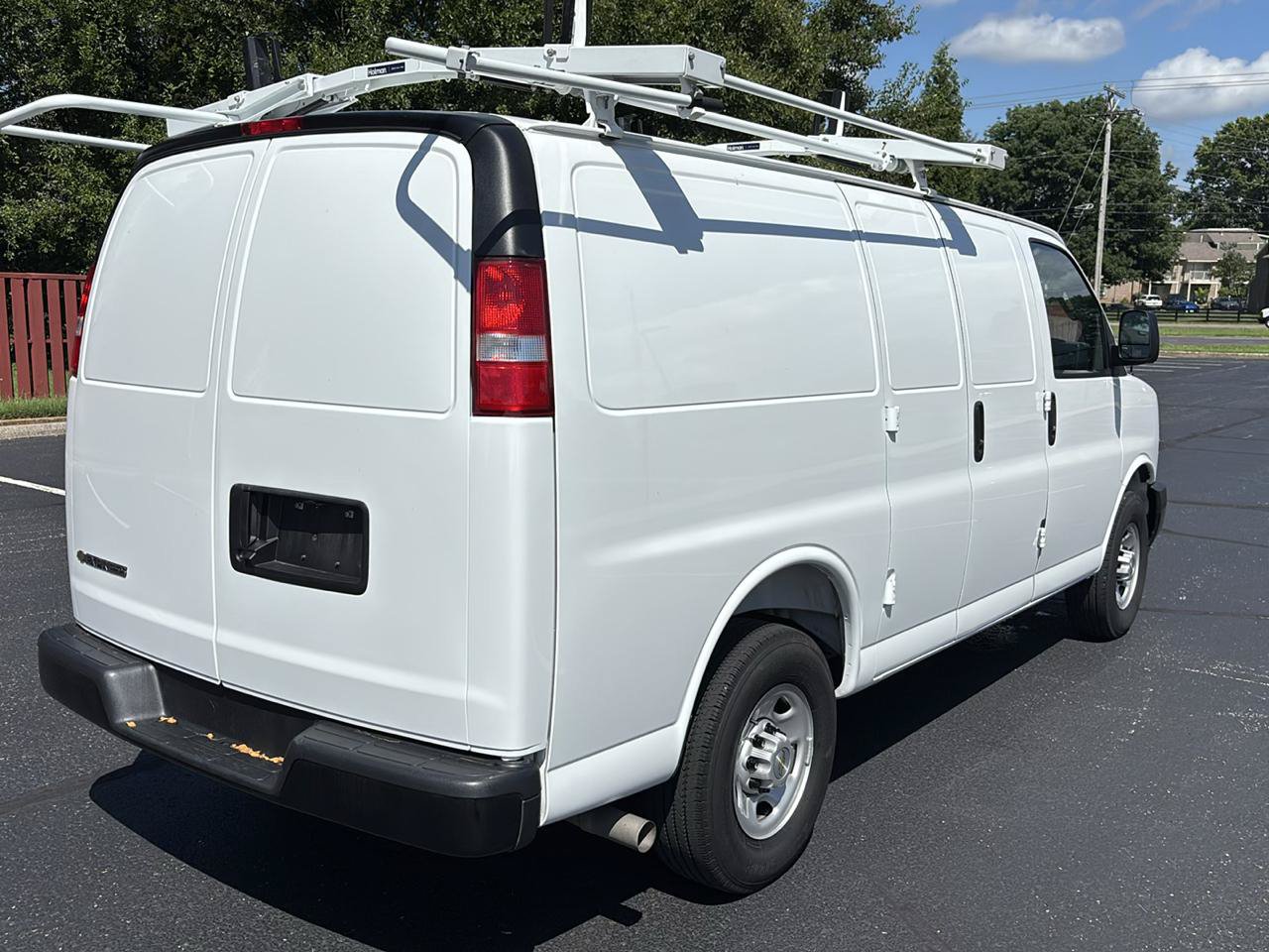 Used 2025 Chevrolet Express 2500 w/ Driver Convenience Package RWD image 7