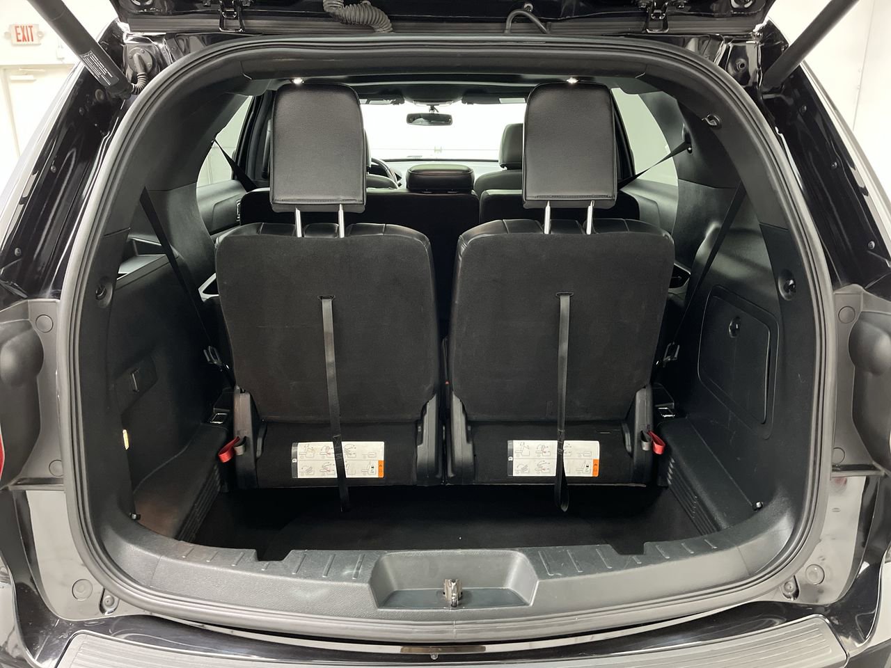 Used 2019 Ford Explorer XLT w/ Equipment Group 202A AWD/4WD image 33