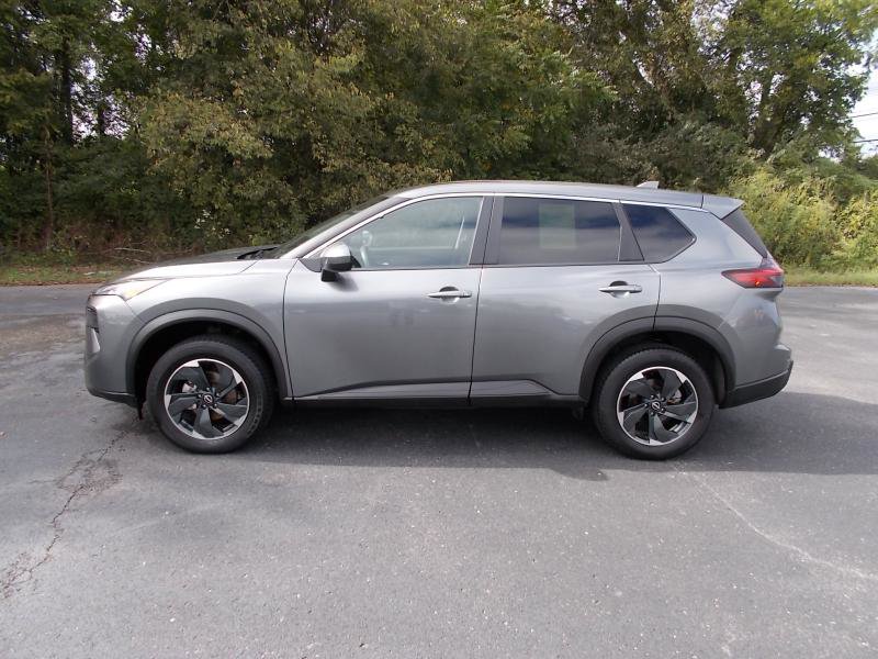 Used 2024 Nissan Rogue SV image 6