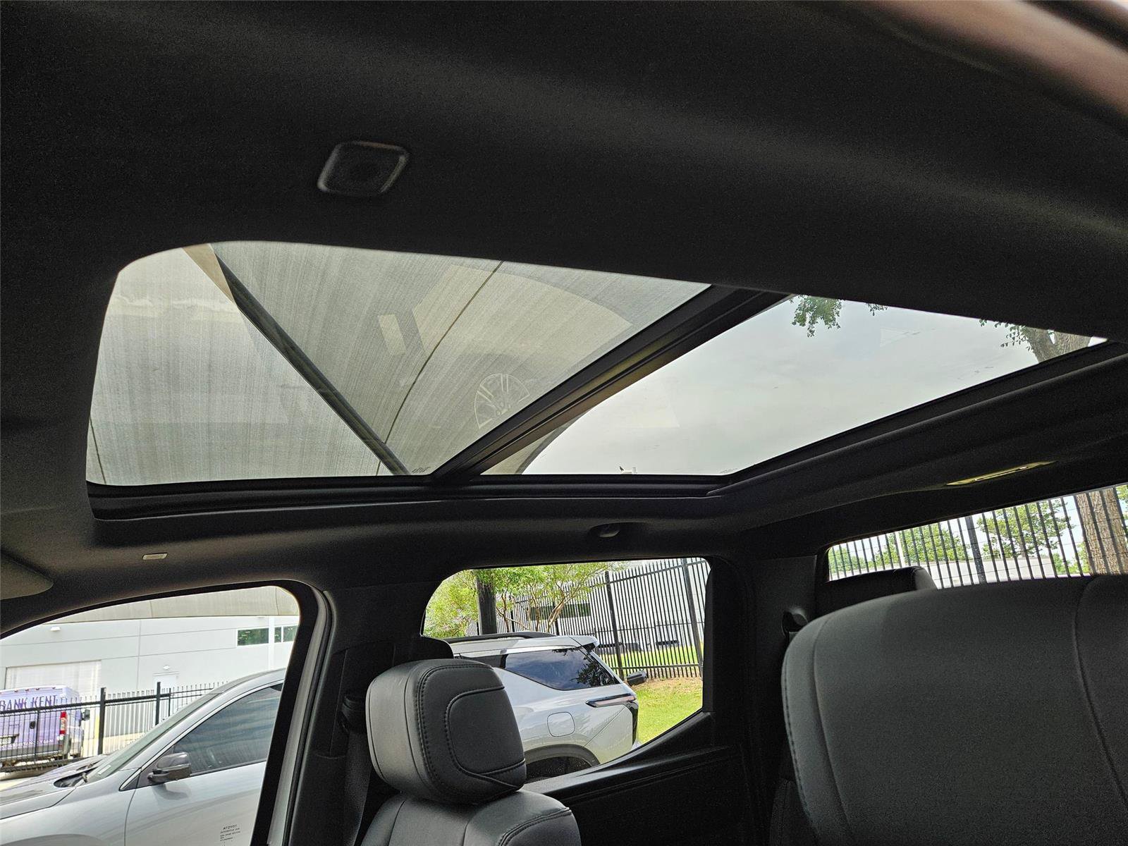 Used 2025 Toyota Tundra Limited AWD/4WD image 8