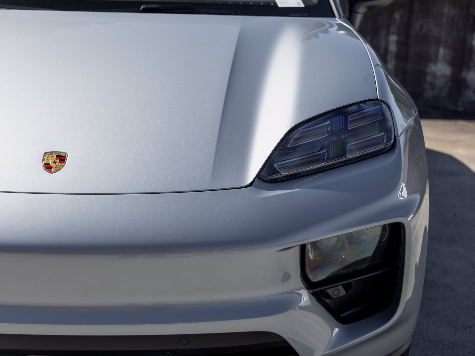 Certified 2025 Porsche Macan Electric RWD image 15