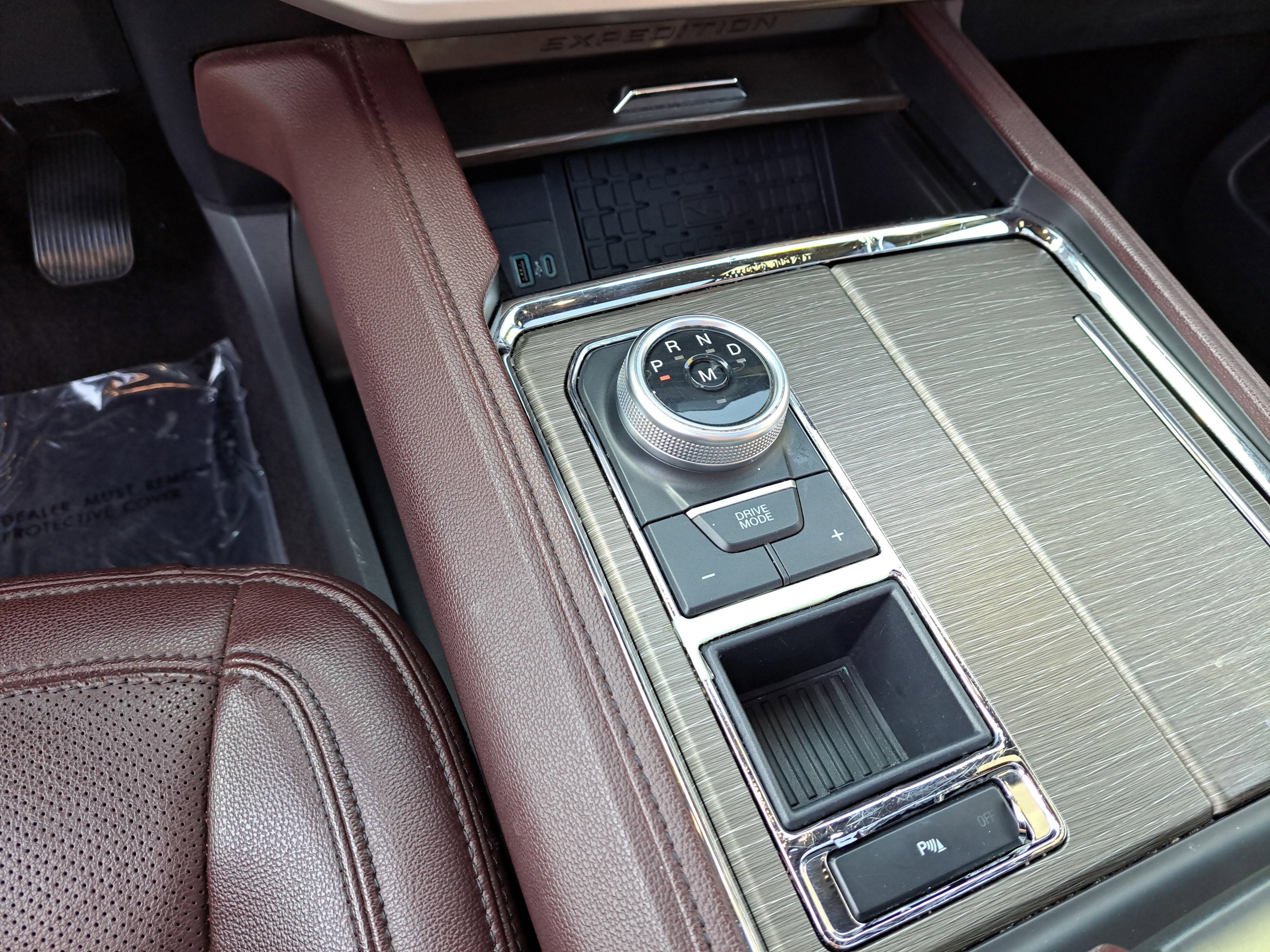 Used 2023 Ford Expedition Limited image 18