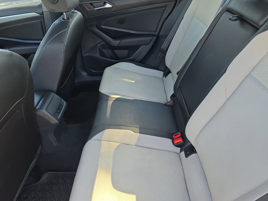 Used 2021 Volkswagen Jetta R-Line w/ R-Line Cold Weather Package image 11