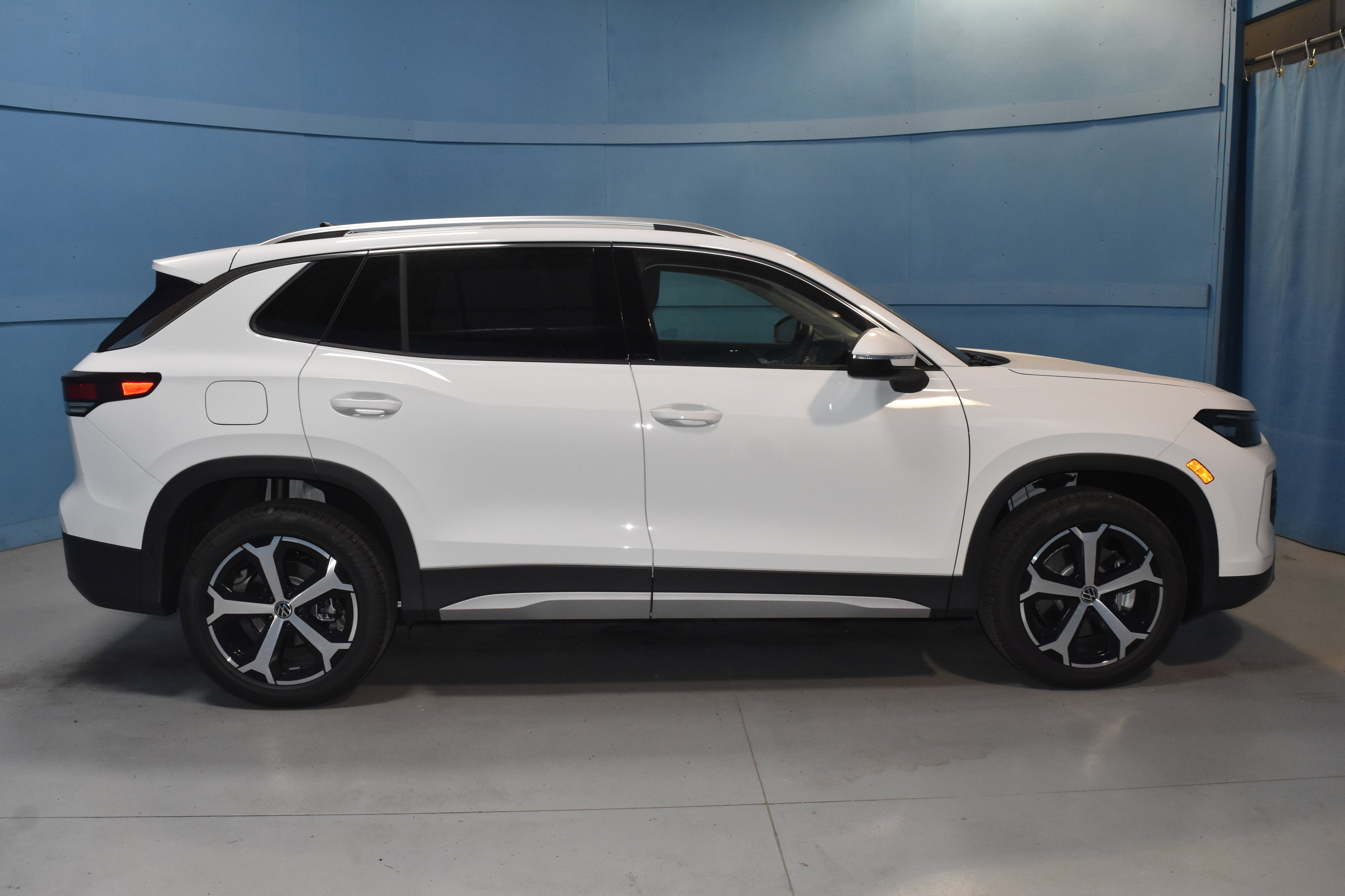 New 2026 Volkswagen Tiguan SE AWD/4WD image 18