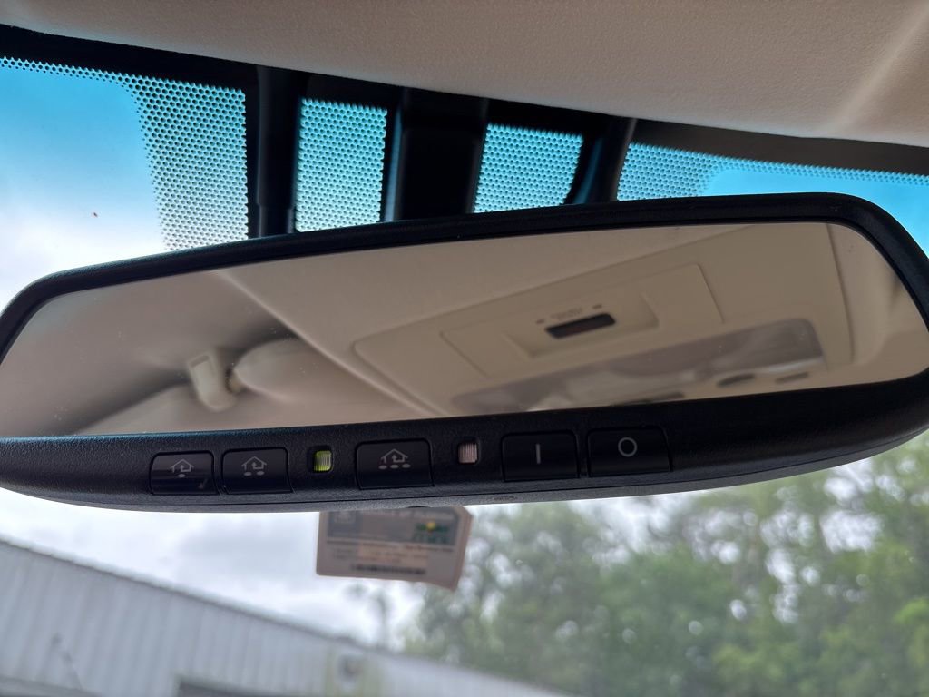 Used 2015 Lexus ES 300h w/ Navigation System Package image 24