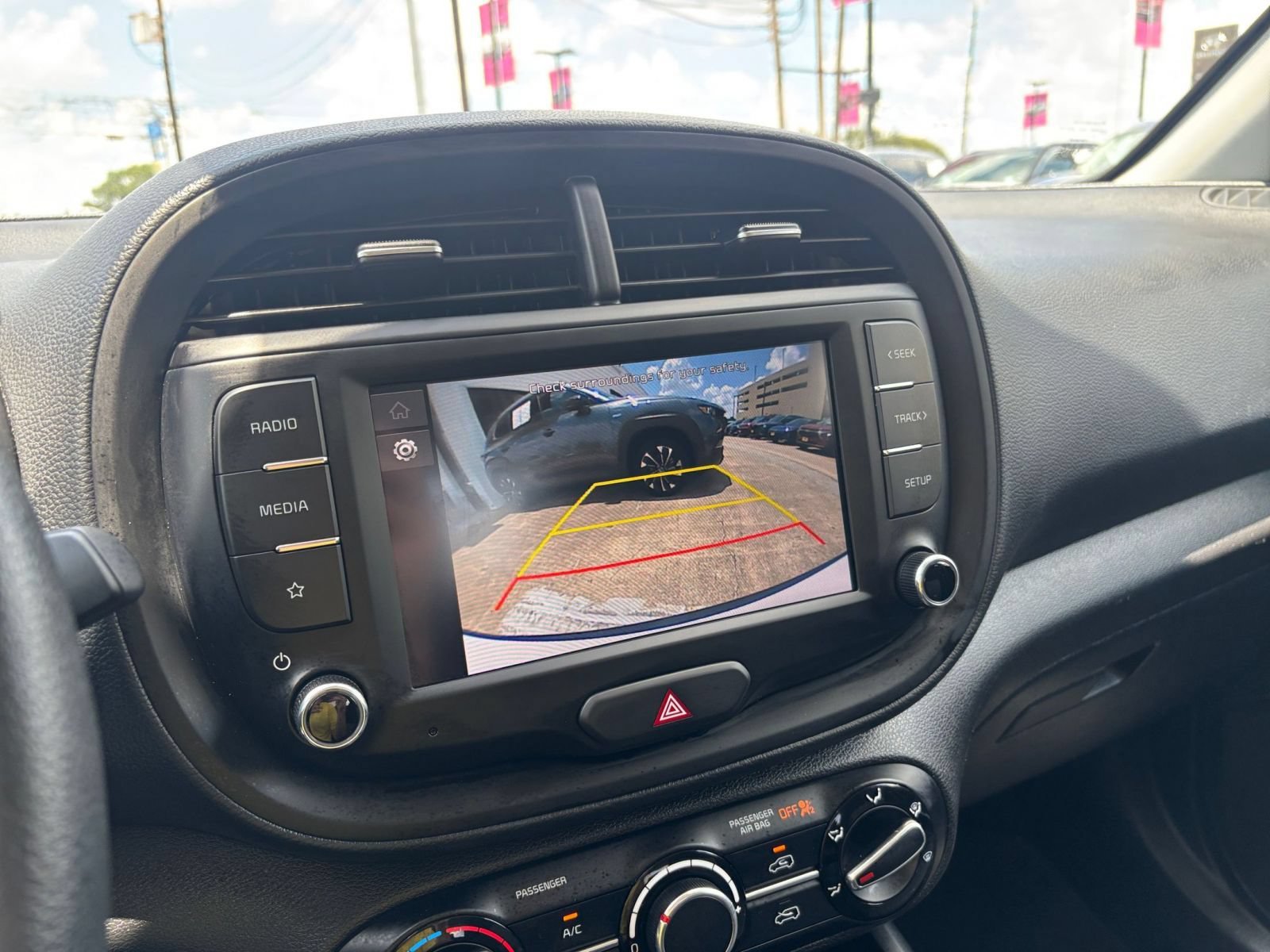 Used 2025 Kia Soul LX w/ LX Technology Package FWD image 22