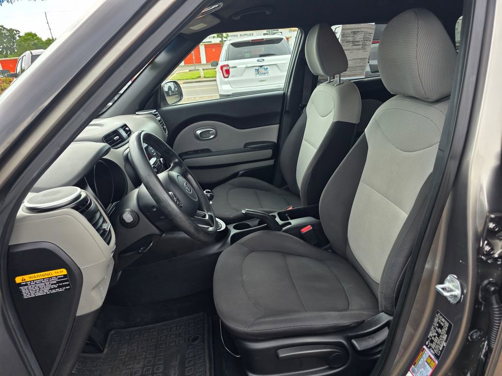 Used 2015 Kia Soul FWD image 4