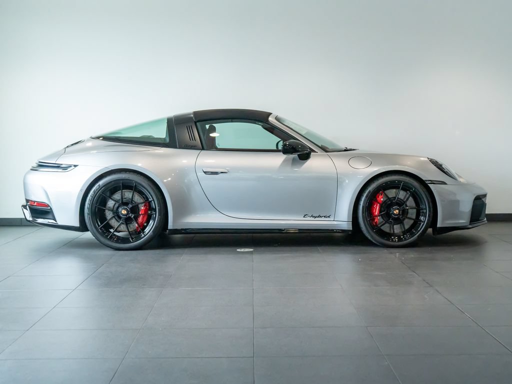 Certified 2026 Porsche 911 Targa 4 GTS AWD/4WD image 8