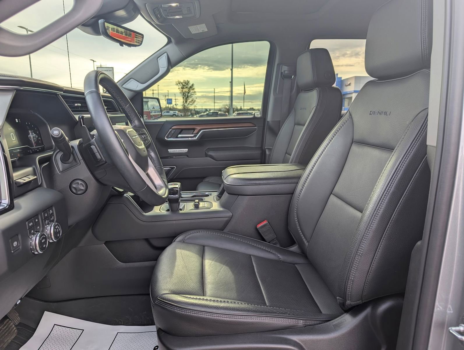 Used 2023 GMC Sierra 1500 Denali w/ Denali Reserve Package AWD/4WD image 11