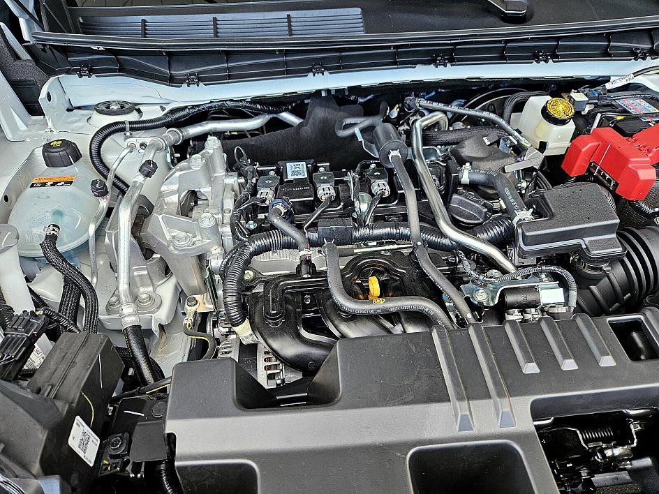 New 2026 Nissan Kicks SR w/ Cold Weather Package image 18