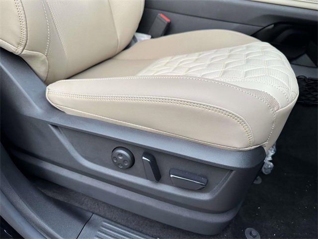 New 2025 Nissan Armada Platinum w/ Convenience Package image 9