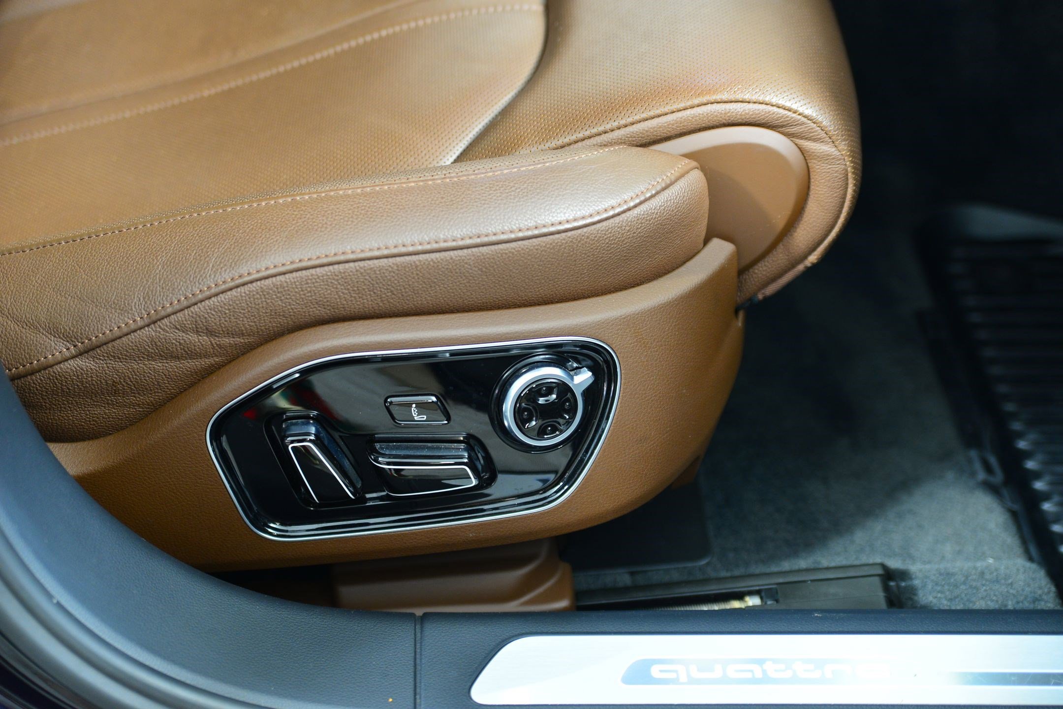 Used 2016 Audi A8 L 3.0T w/ Executive Package image 10