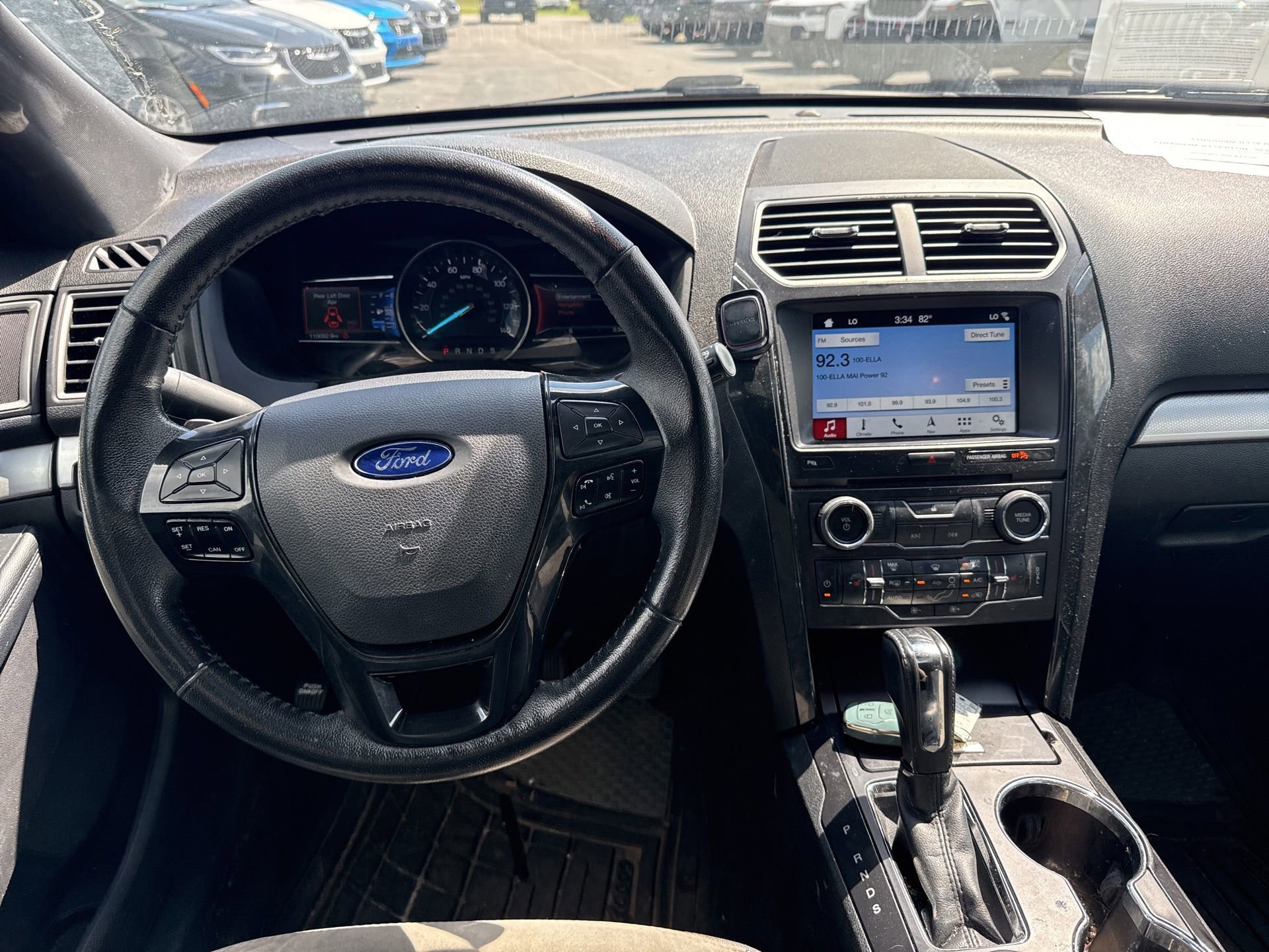 Used 2017 Ford Explorer XLT w/ Equipment Group 202A AWD/4WD image 15
