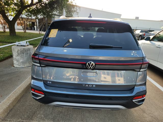 Used 2025 Volkswagen Taos SE FWD image 5