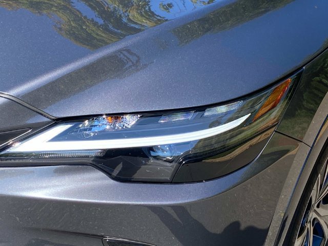 Used 2025 Lexus RX 350 Premium w/ Accessory Package AWD/4WD image 5