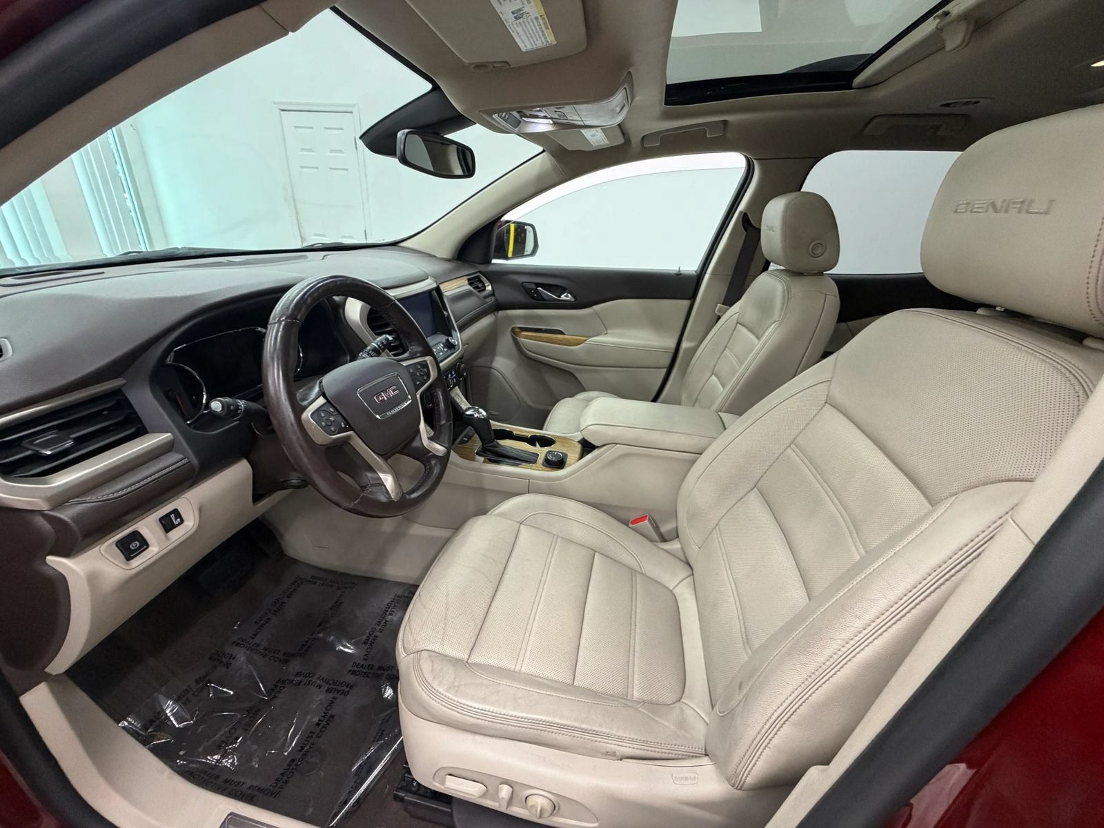 Used 2017 GMC Acadia Denali w/ Technology Package FWD image 14