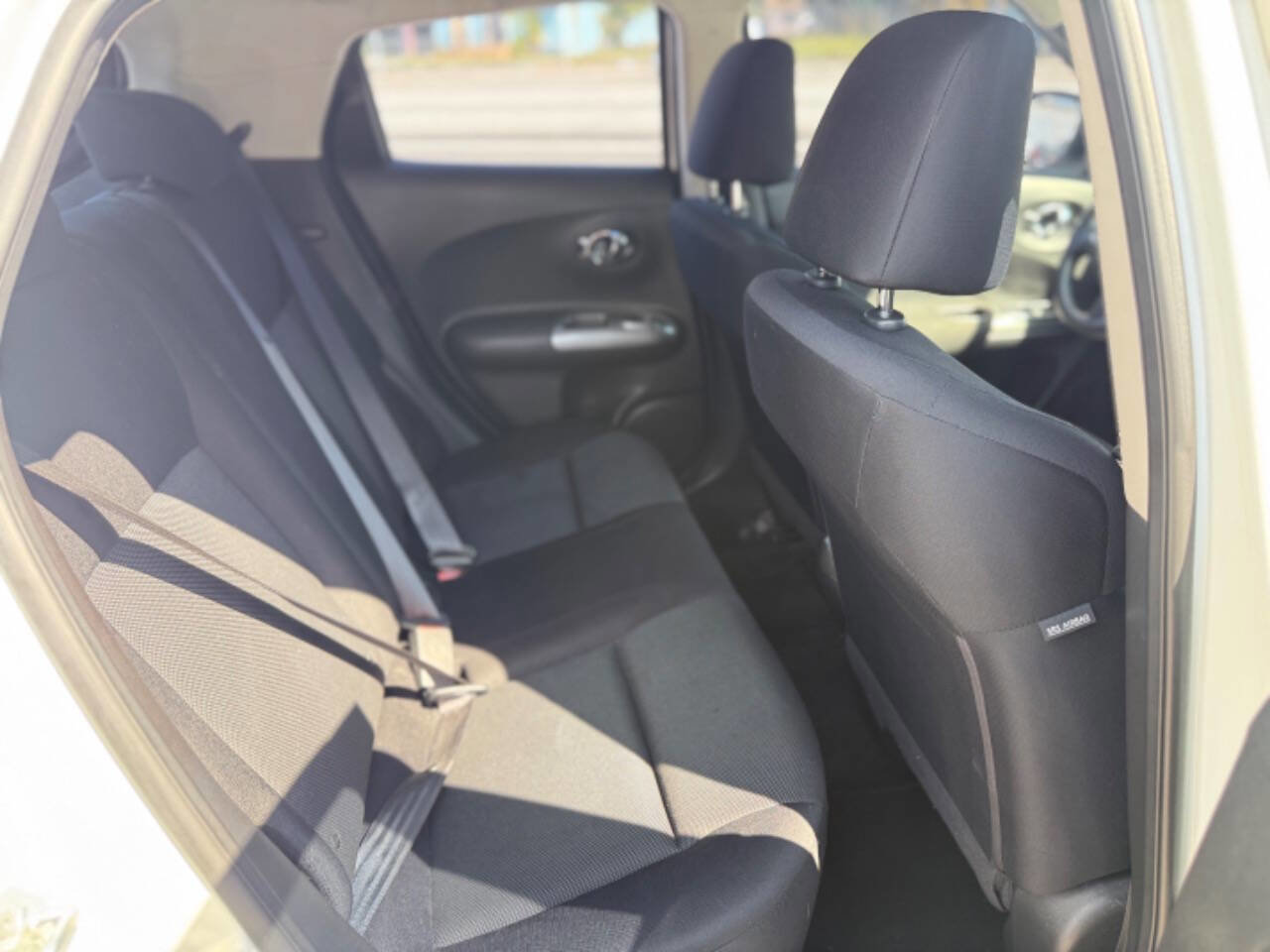 Used 2014 Nissan Juke S FWD image 23